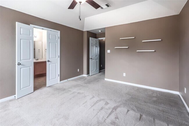 Building Photo - 2702 Tumbling River Dr