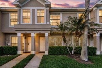 Building Photo - 727 Kensington Lake Cir