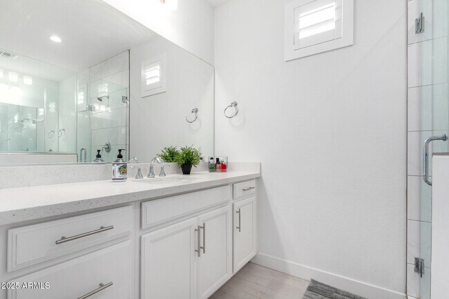 Building Photo - 12637 W Cassia Trail