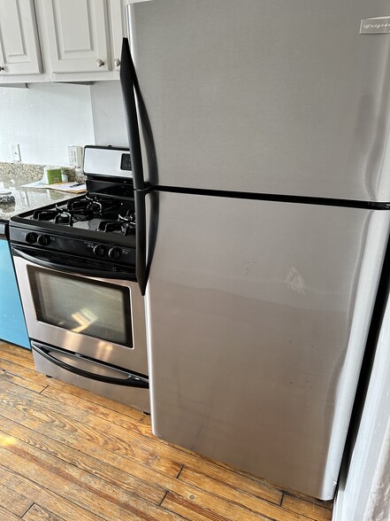 Building Photo - 6 N Mulberry St
