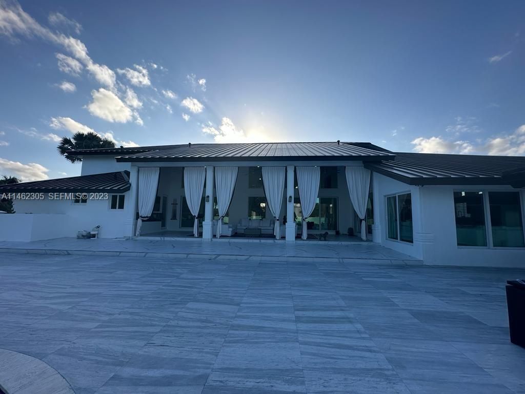 Building Photo - 15 SW 124th Ave