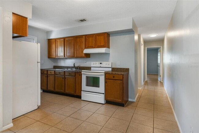 Building Photo - 408 N Rosland Dr
