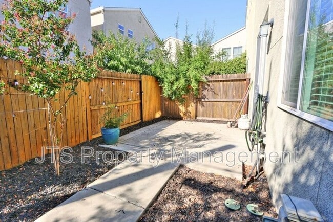 Building Photo - 3428 Trio Ln