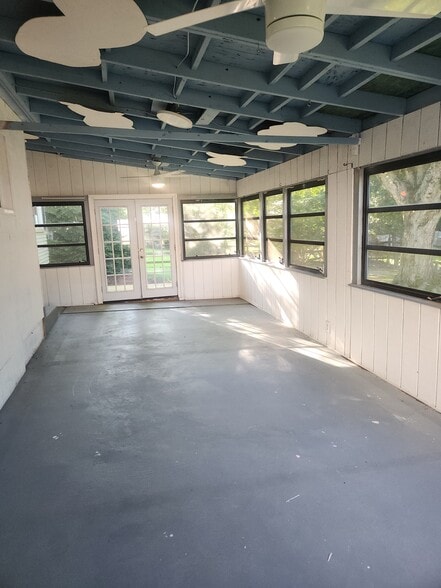 Building Photo - 662 Parmentier Rd