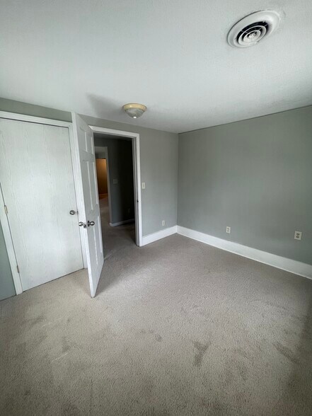 Building Photo - 337 Prospect Ave