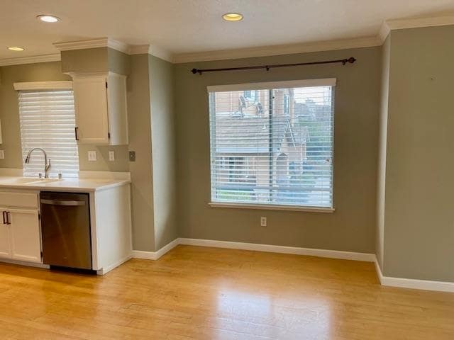 Building Photo - 211 Swan Ct