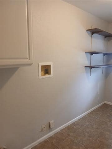 Building Photo - 12133 Hoblitzelle Dr