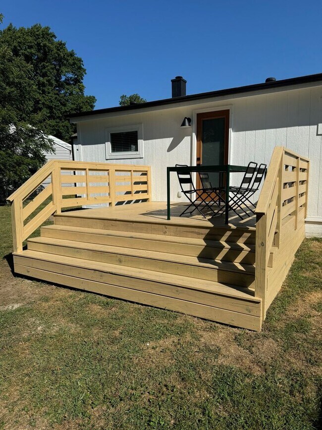 Building Photo - Fully Furnished home in Lee's Summit!