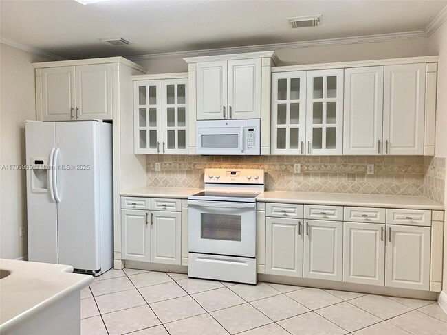 Building Photo - 8219 SW 165th Ct