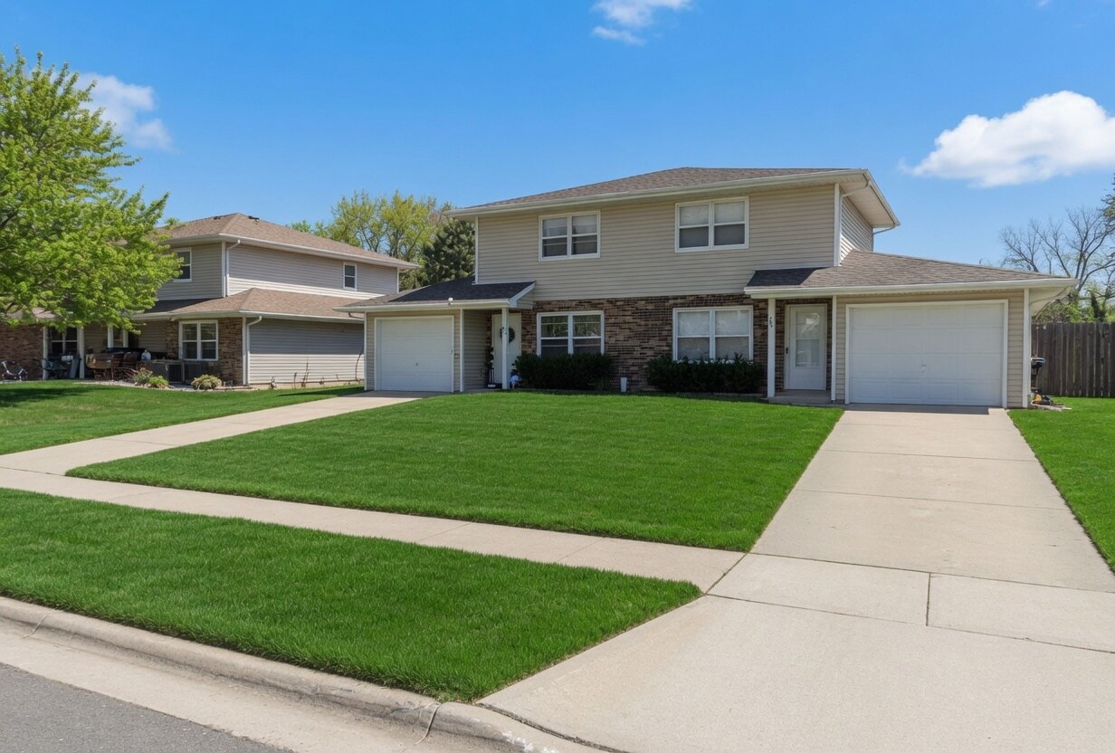 Building Photo - 1831 Mulberry Dr