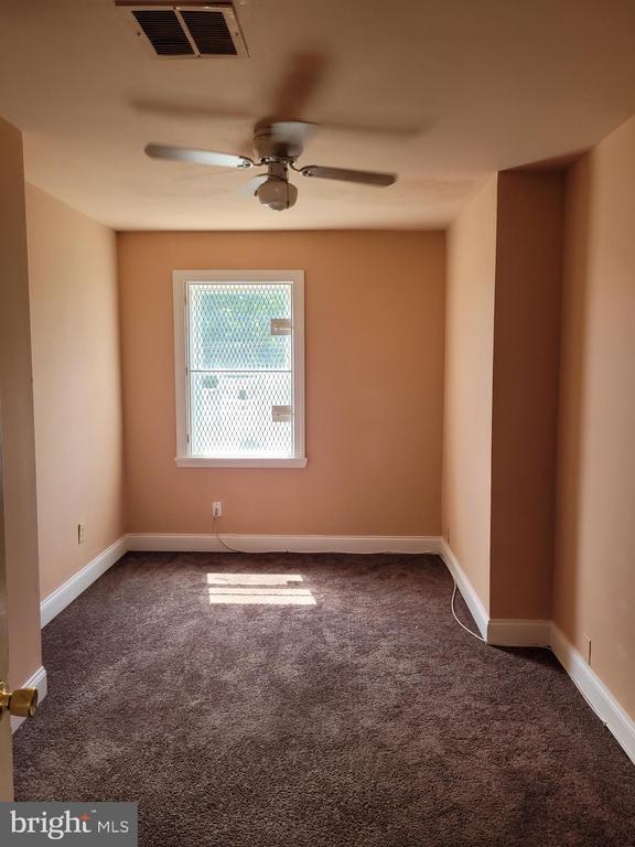 Building Photo - 1433 W Lombard St