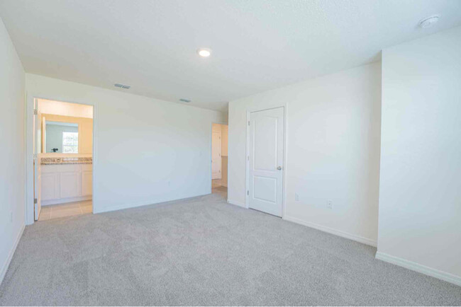 Building Photo - 654 Moscato Dr
