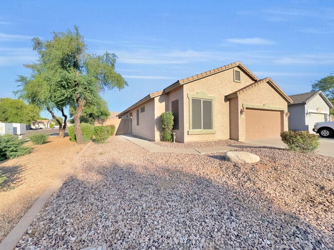 Building Photo - 261 N Nash Way