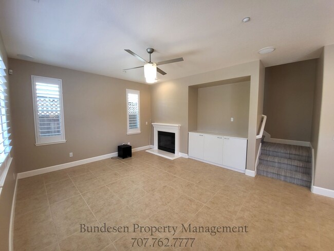Building Photo - 1727 Southgate Dr