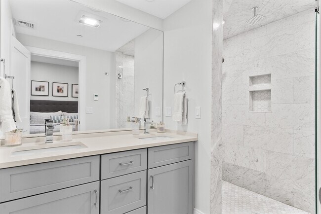 Building Photo - 10-14-14 Sydney St