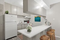 Building Photo - Alturas Penbrook