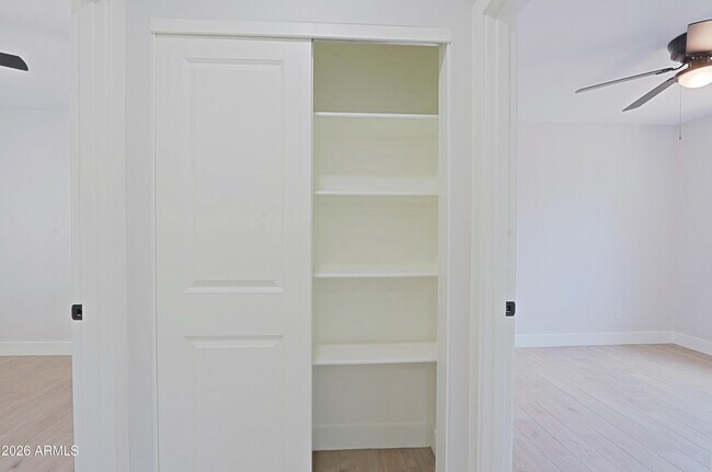 Building Photo - 454 S Pioneer