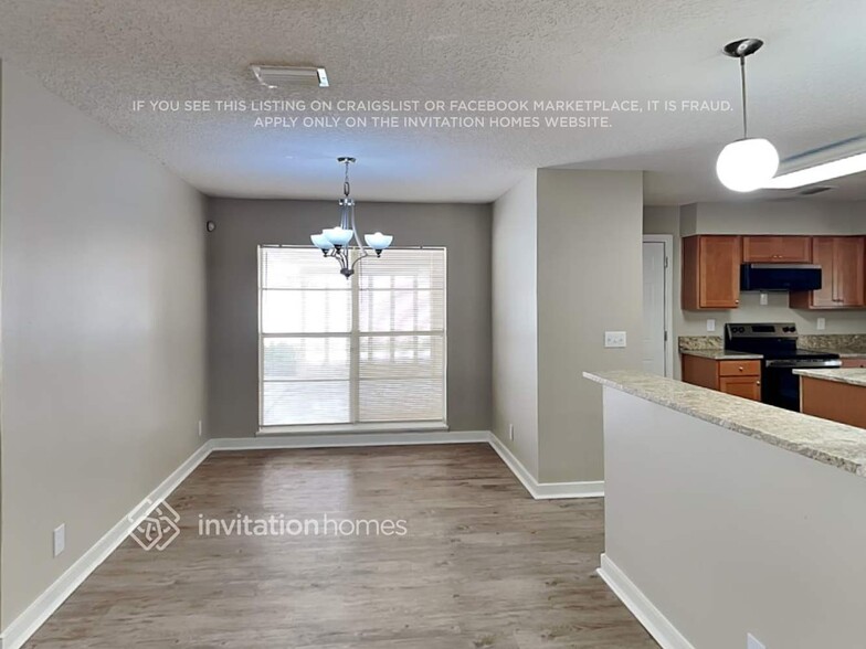 Building Photo - 8652 Villa San Jose Dr E