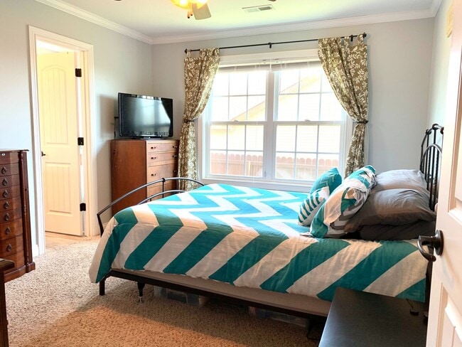 Building Photo - 200 Buckshot Dr