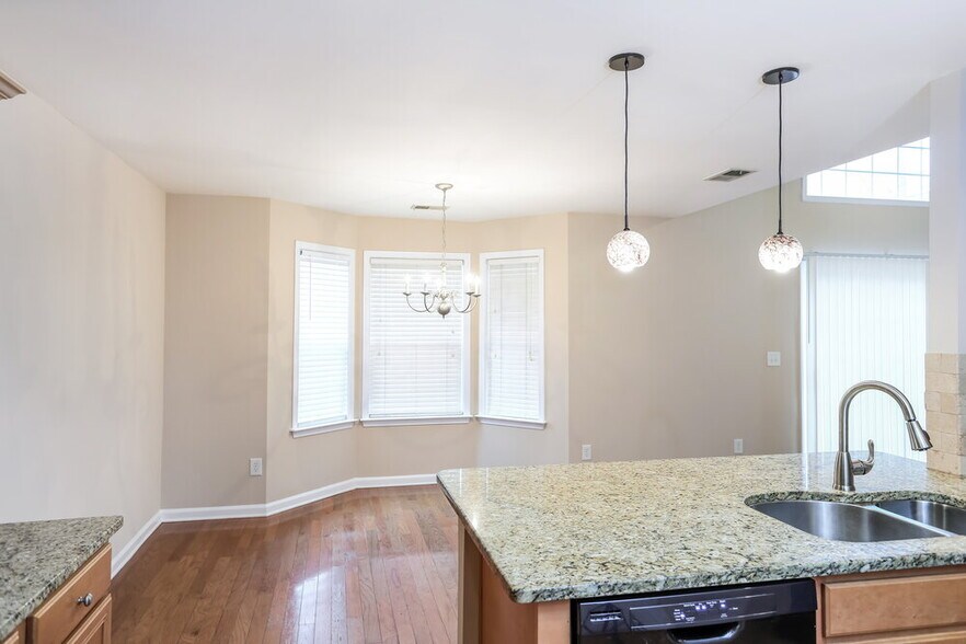 Building Photo - 2230 Gateview Ct