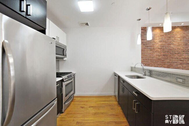 Building Photo - 4 bedroom in BROOKLYN NY 11238