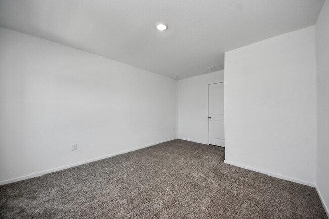 Building Photo - 1027 Moon Drop Ln