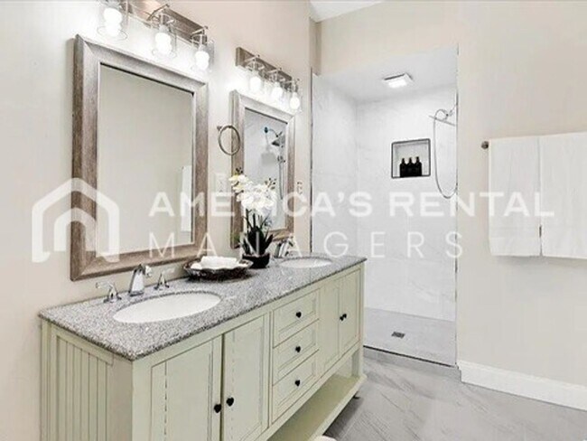 Building Photo - Room to Roam: Expansive Home with Screened Porch - Coming Soon!!