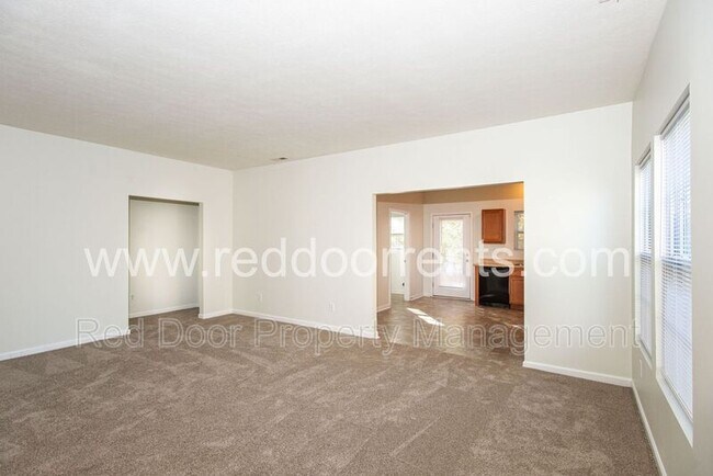Building Photo - 907 Curlew Ln