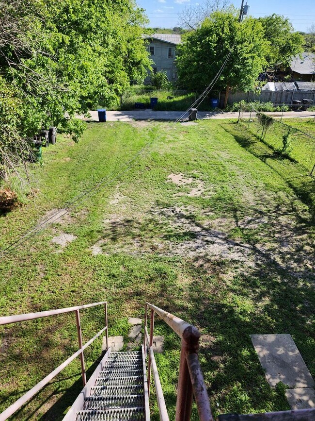 Building Photo - 632 Rigsby Ave