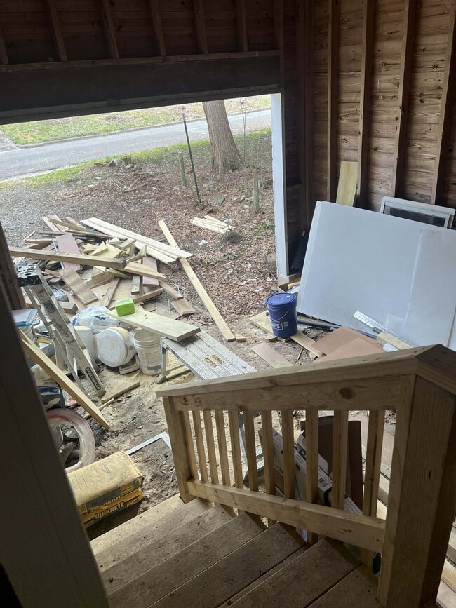 Building Photo - 1403 Goehler Rd SE