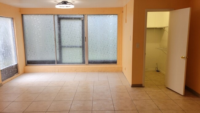 Building Photo - 8628 Tahoe Ct