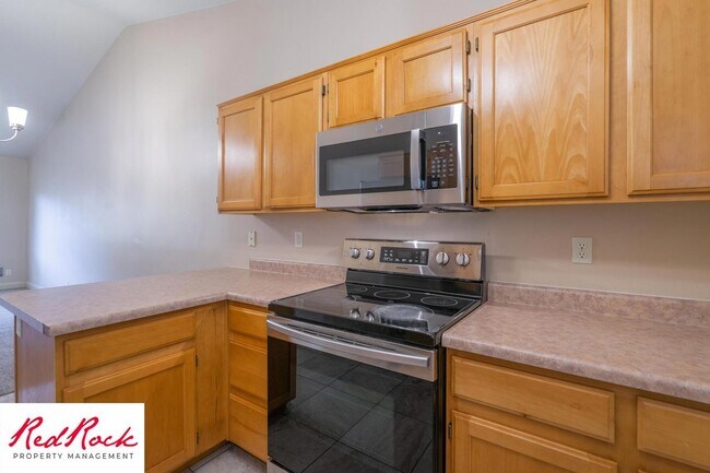 Building Photo - Pet Friendly 2 Bedroom 2 Bathroom Condo.