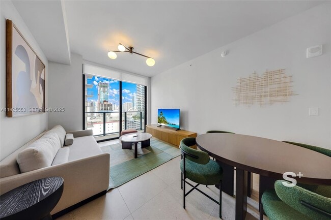 Building Photo - 11 NE 6th St