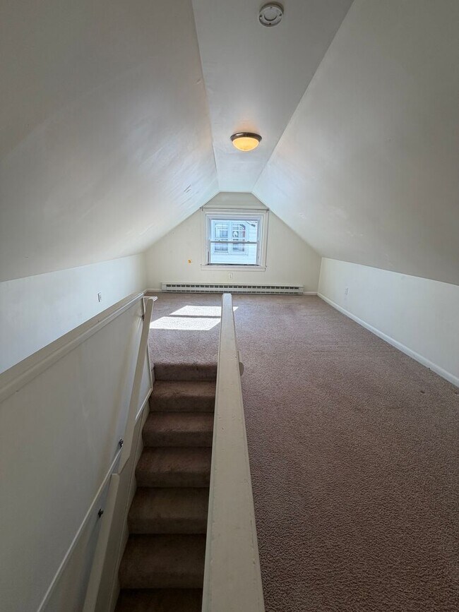 Building Photo - 35 Benjamin Franklin Hwy