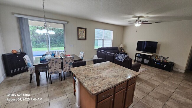 Building Photo - Beautiful 3 Bedroom Home for Rent in Oakbr...