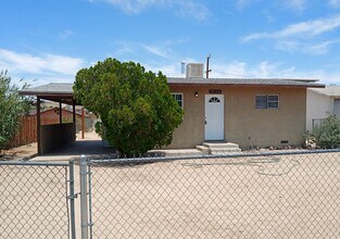 Building Photo - Welcome to our 2 Bedroom 1 Bath House
