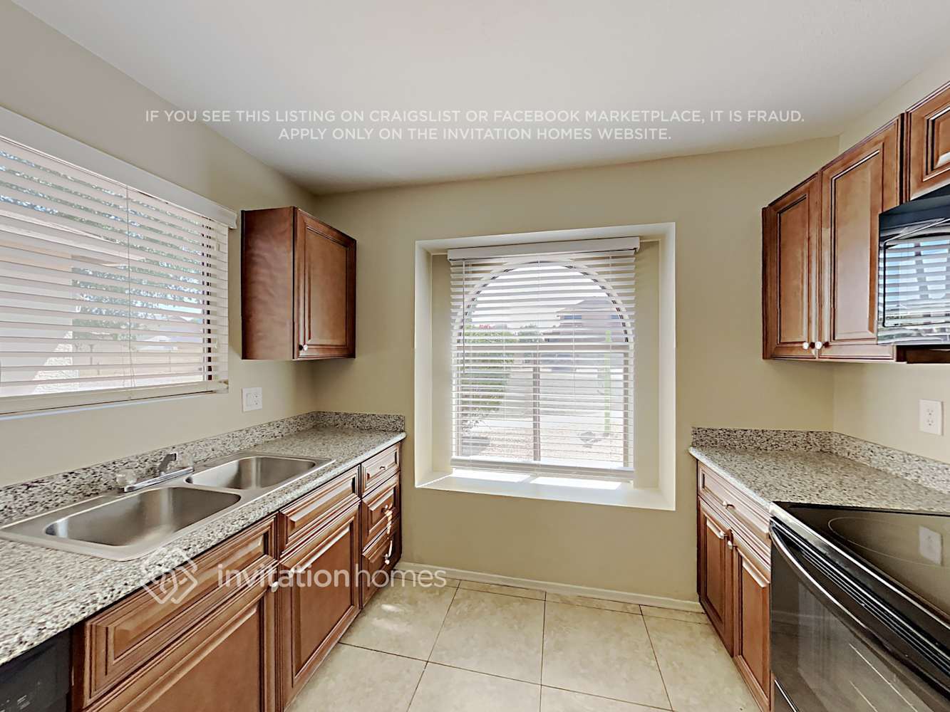 Building Photo - 4002 N 88th Ave