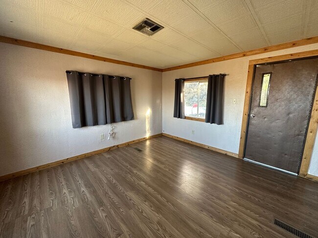 Building Photo - 1 Bedroom 1 Bathroom Mobile Home Duplex located in Aztec, NM