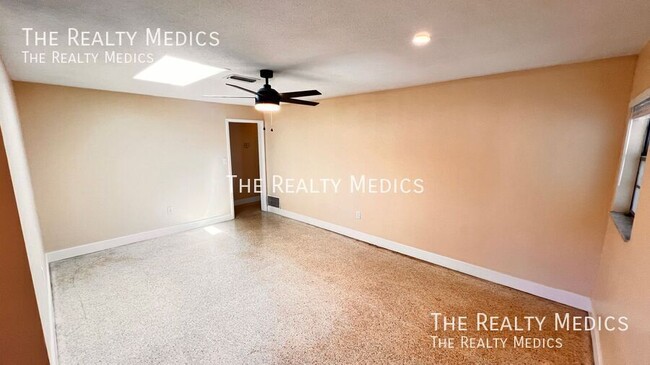 Building Photo - 4709 Redfern Dr