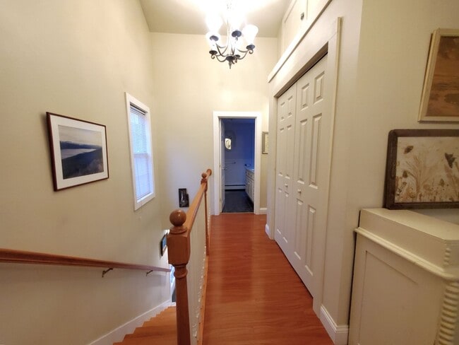Building Photo - Winter Rental: Available Oct. 1-May 31 (Ut...