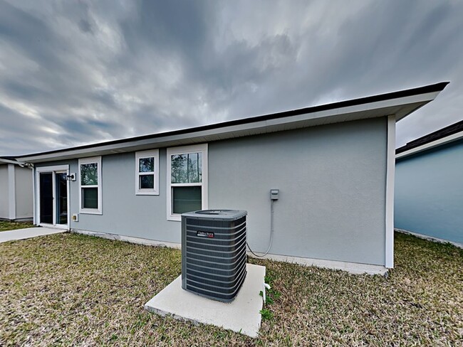 Building Photo - BEAUTIFUL NEW HOME