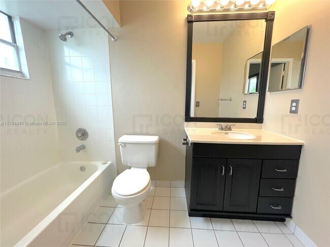 Building Photo - 8135 Southgate Blvd