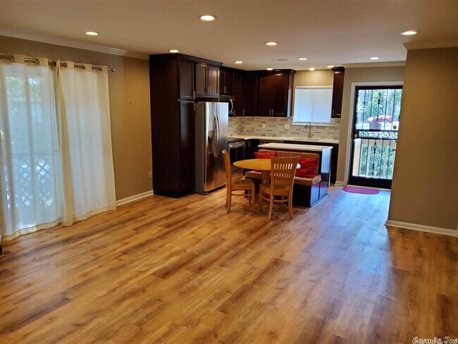 Building Photo - 1201 N Pierce St