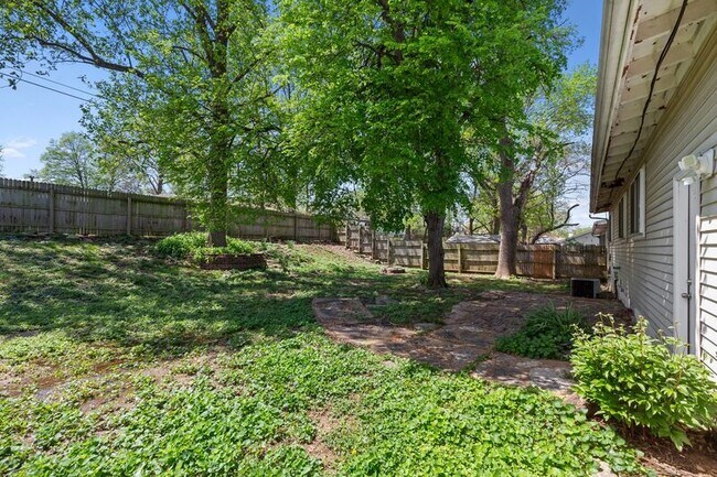 Building Photo - 1560 Estes Dr