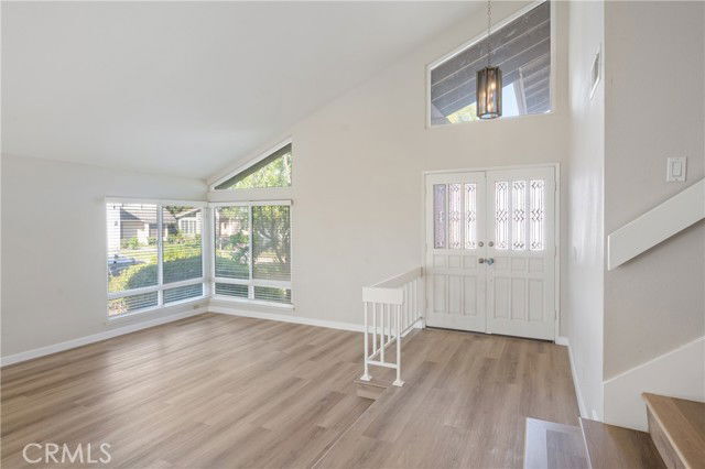 Building Photo - 2 Glorieta W