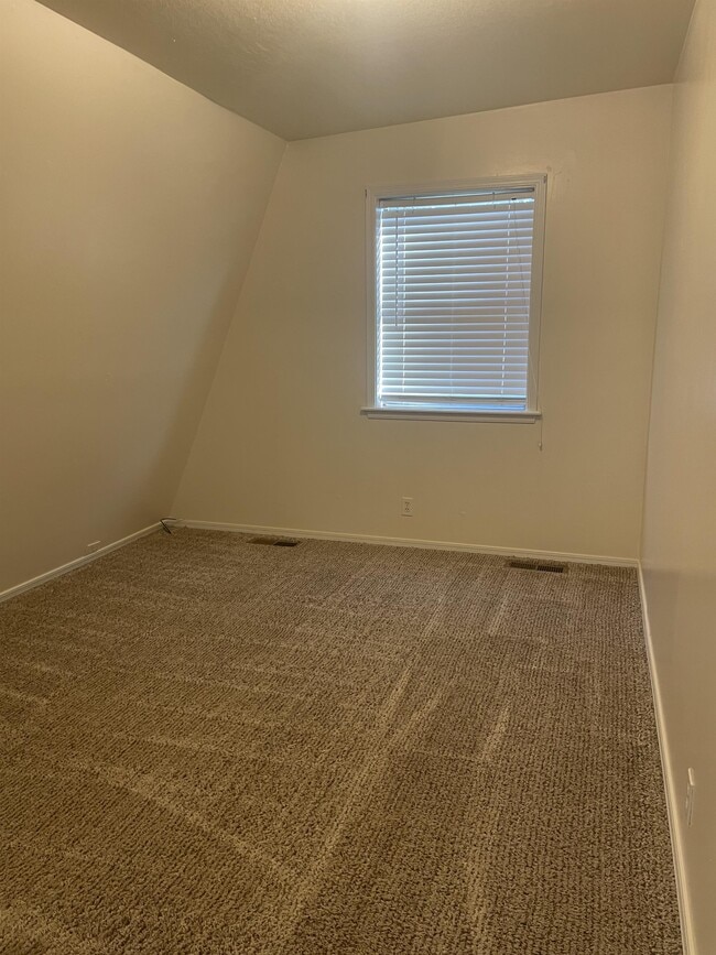 Building Photo - 103 Myra Ln