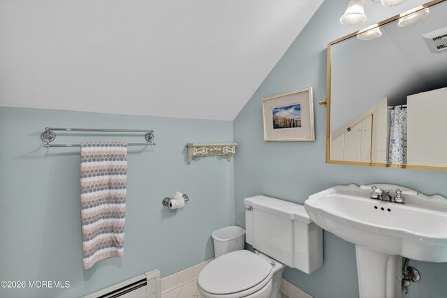 Building Photo - 303 Bell Pl