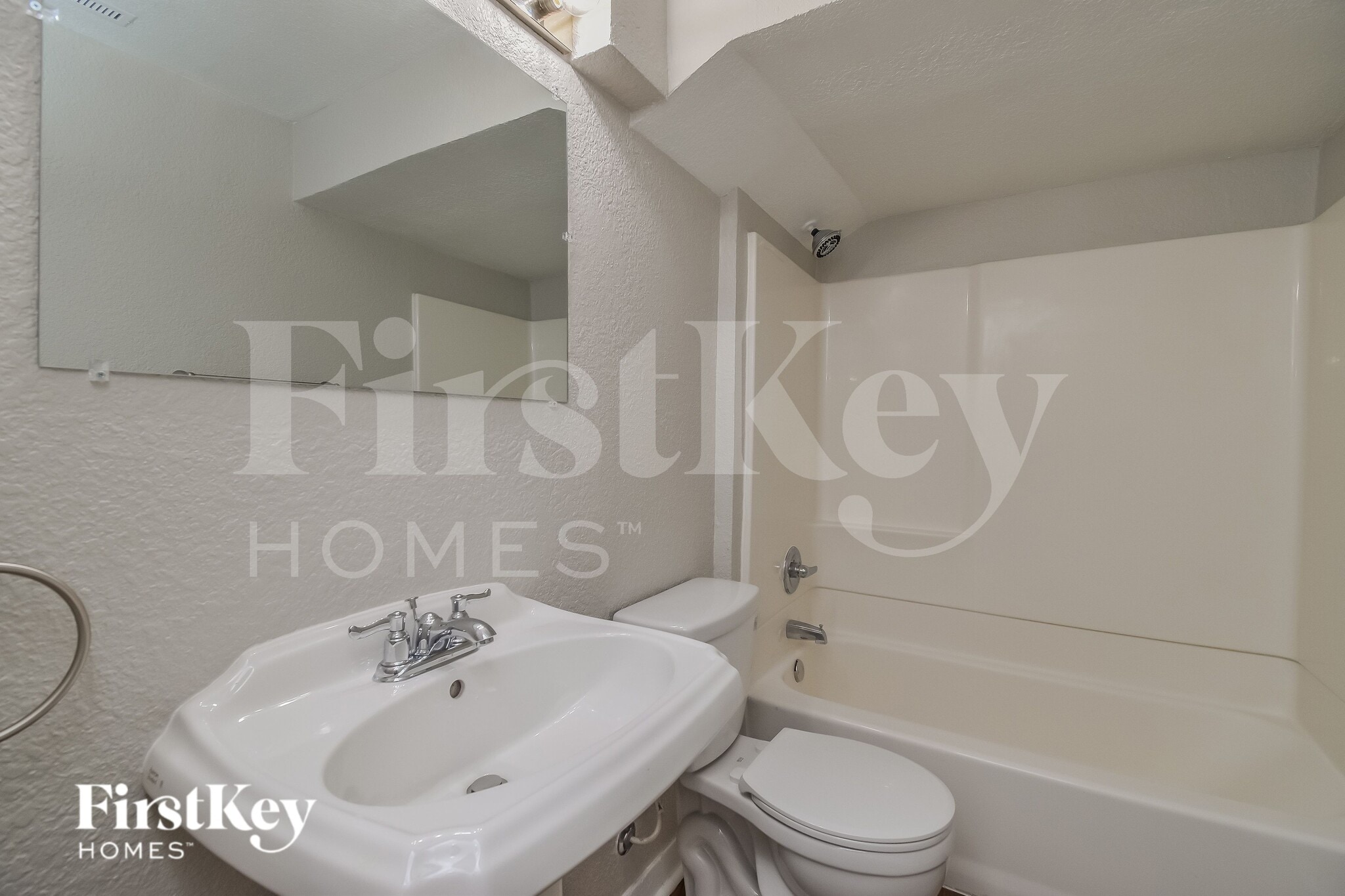 Building Photo - 6216 Gossamer St