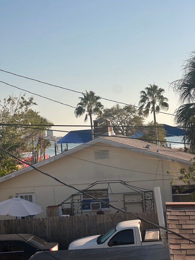 Building Photo - 3114 Dupont St S