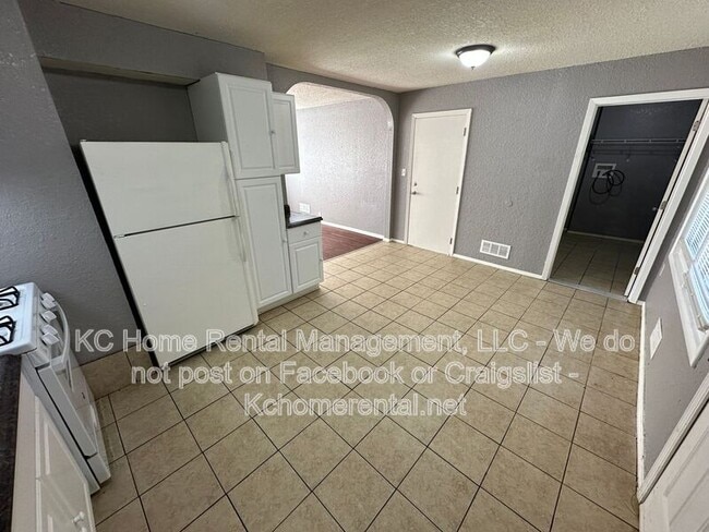 Building Photo - 10920 Bristol Terrace